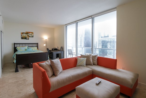1050_brickell_ave_2012_MLS_10082161_HID1106780_ROOMlivingroom