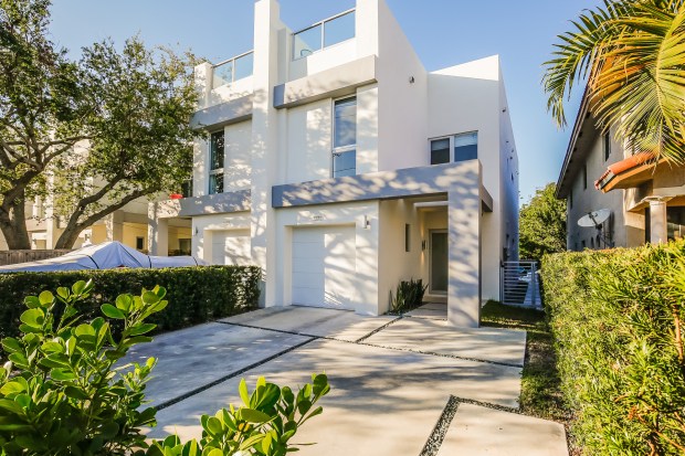 003-Front_View-5037864-medium