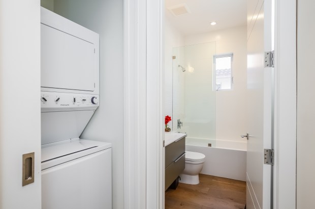 027-Laundry_Room-5037893-medium